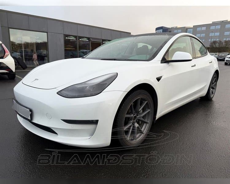 2022 Tesla Model 3 LR AWD