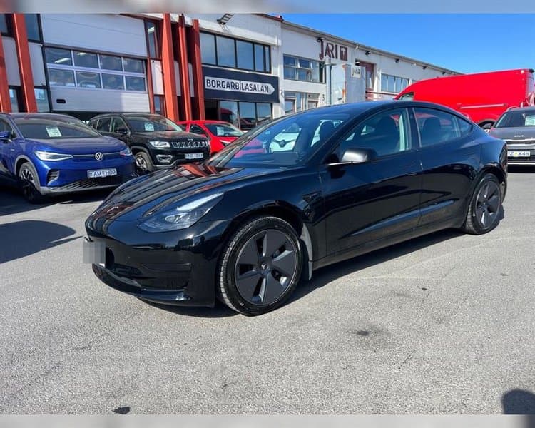 2022 Tesla Model 3 SR