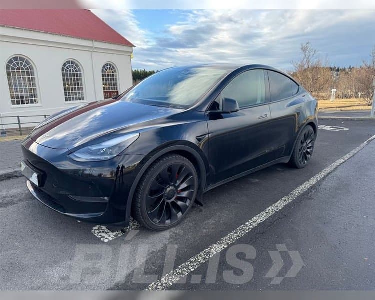2022 Tesla Model Y Performance AWD