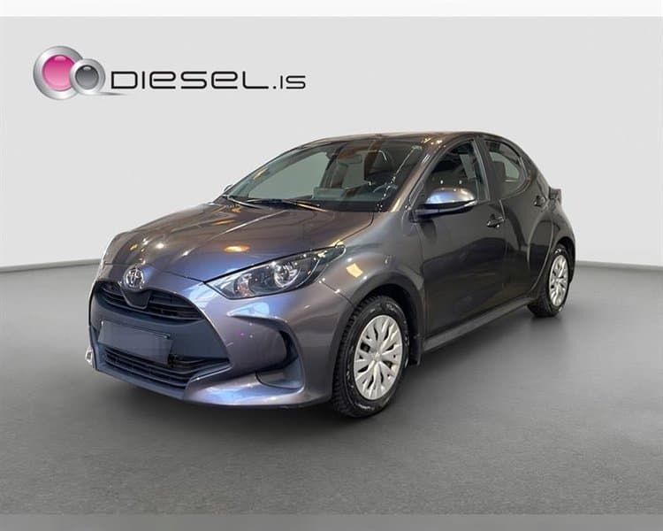 2022 Toyota Yaris Live