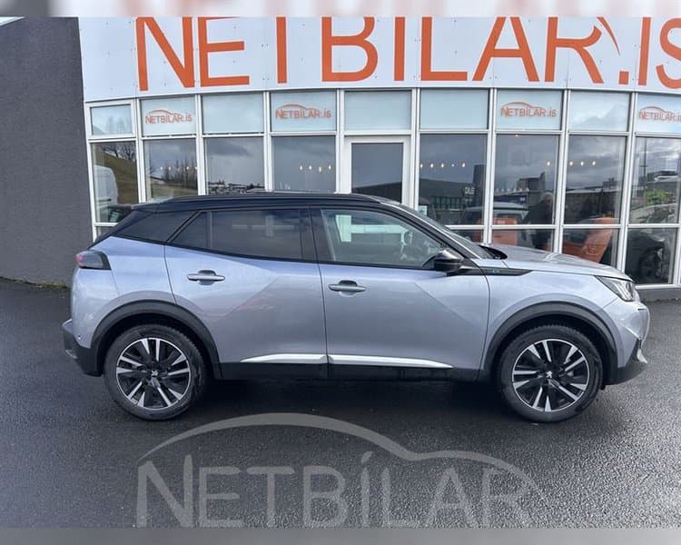 2023 Peugeot 2008 GT Panorama