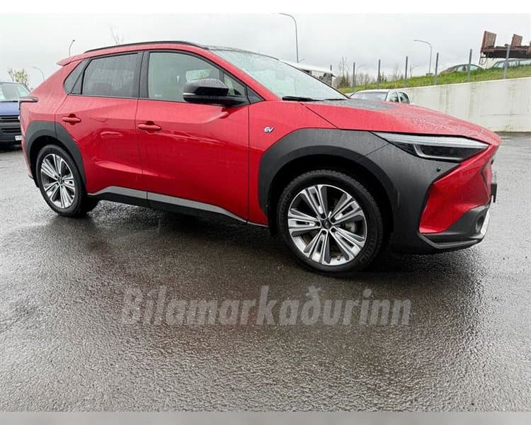 2023 Subaru Solterra LUX Plus AWD