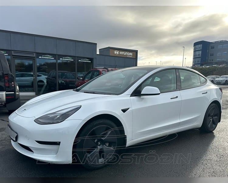 2023 Tesla Model 3 LR AWD