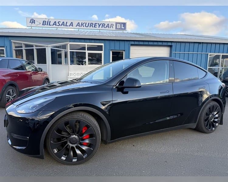 2023 Tesla Model Y Performance AWD