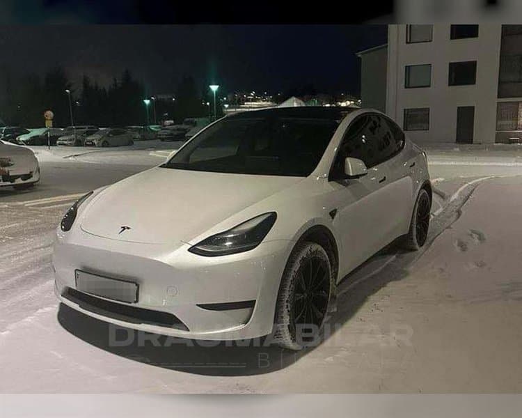 2023 Tesla Model Y SR