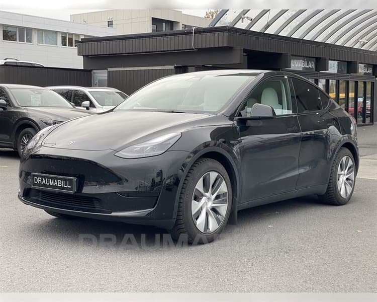 2023 Tesla Model Y SR