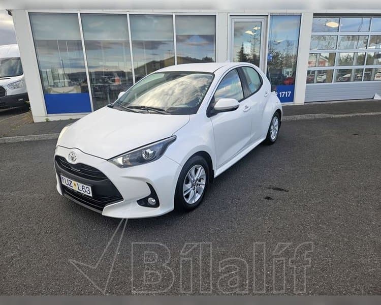 2023 Toyota Yaris Active