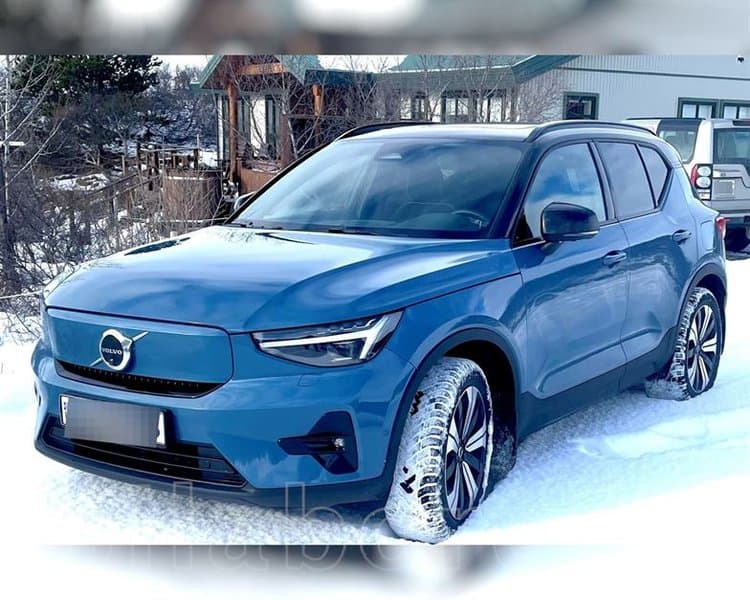2023 Volvo XC40