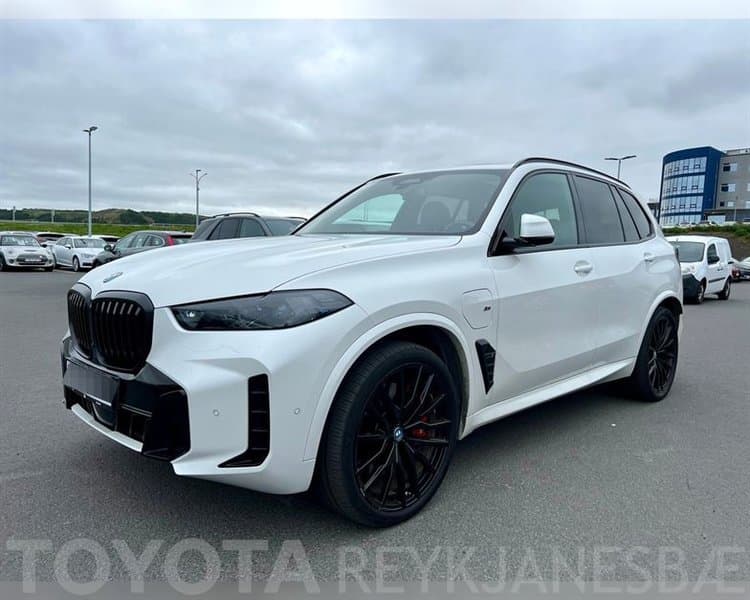 2024 BMW X5 xDrive50e M-Sport