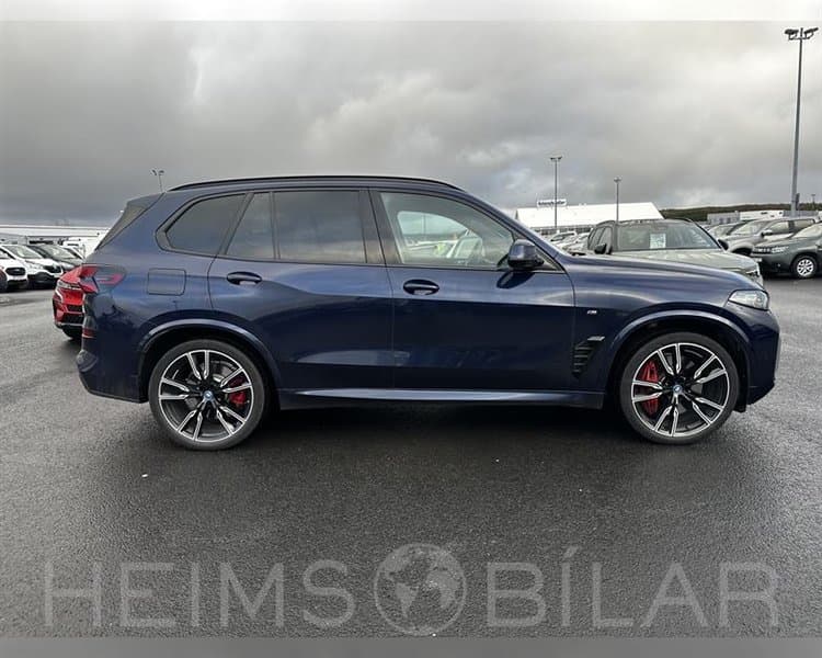 2024 BMW X5 xDrive50e M-Tech