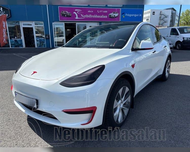 2024 Tesla Model Y SR