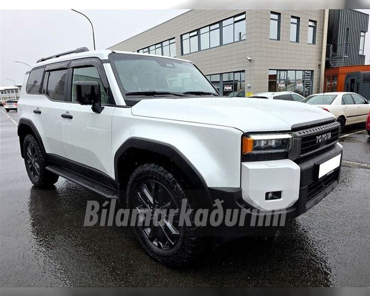 2024 Toyota Land Cruiser 250 VX Luxury 33TOMMA