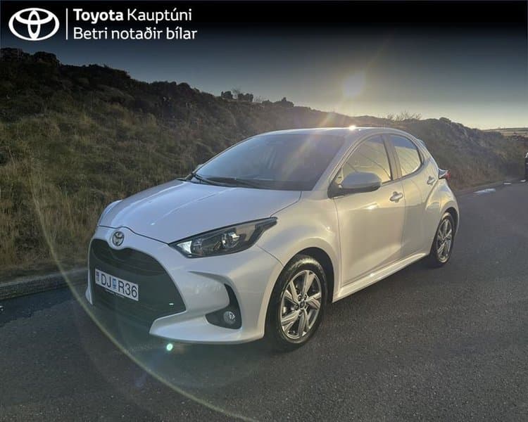 2025 Toyota Yaris Active Hybrid