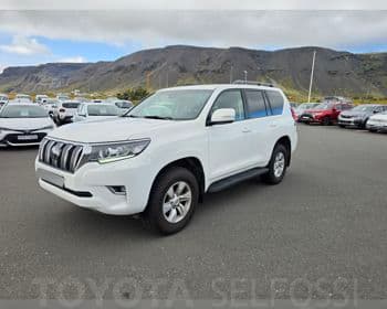 2022 Toyota Land Cruiser 150 GX/