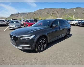 2017 Volvo V90 Cross Country
