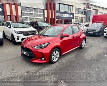 2023 Toyota Yaris Active
