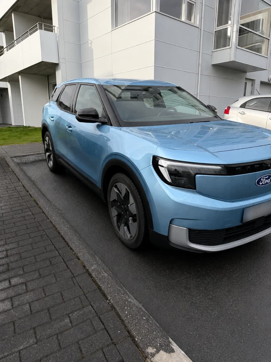 2025 Ford Explorer EV Premium