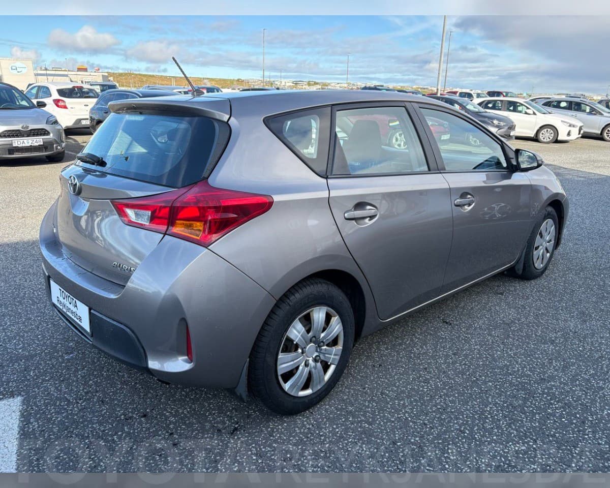 2015 Toyota Auris