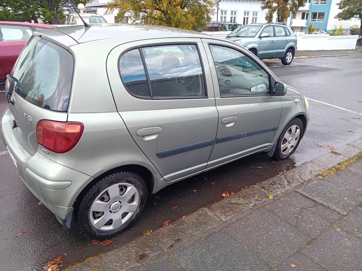 2004 Toyota Yaris
