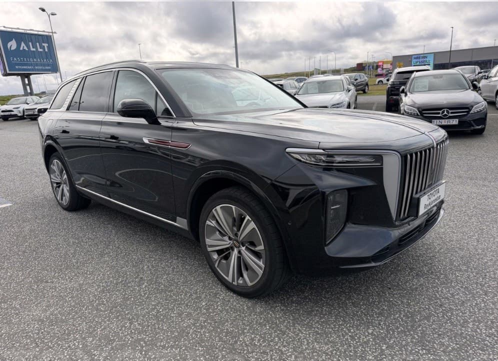 2023 Hongqi E-HS9