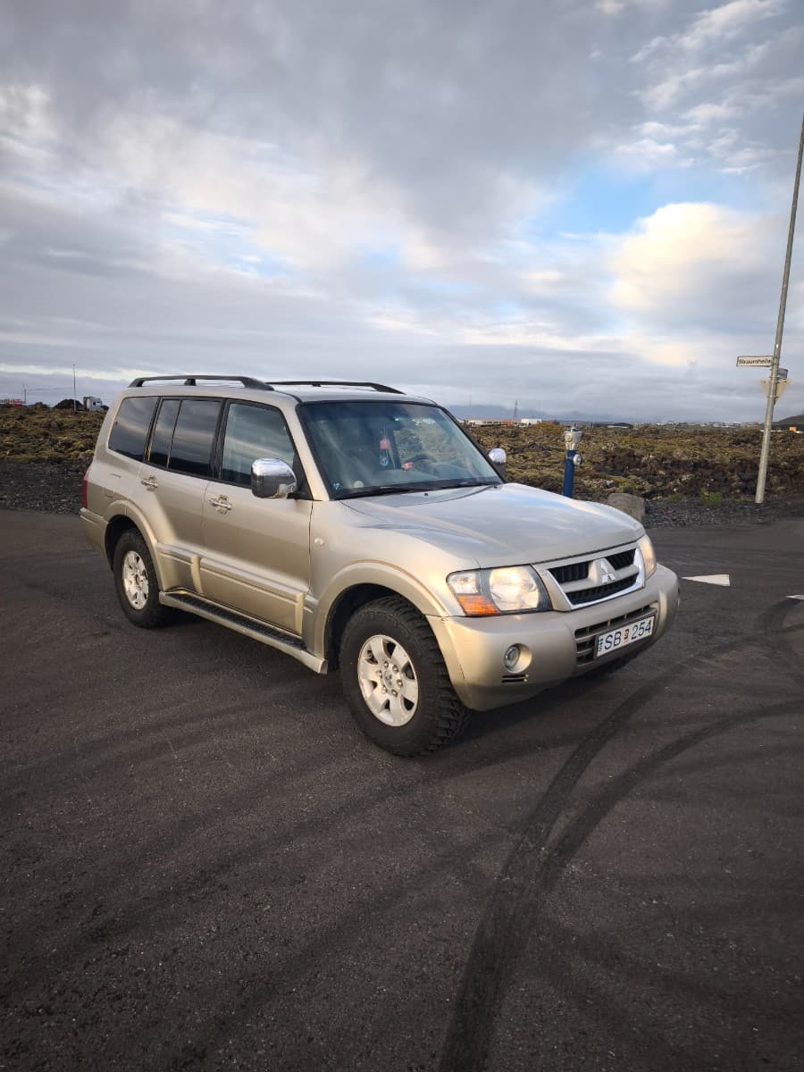 2006 Mitsubishi Pajero
