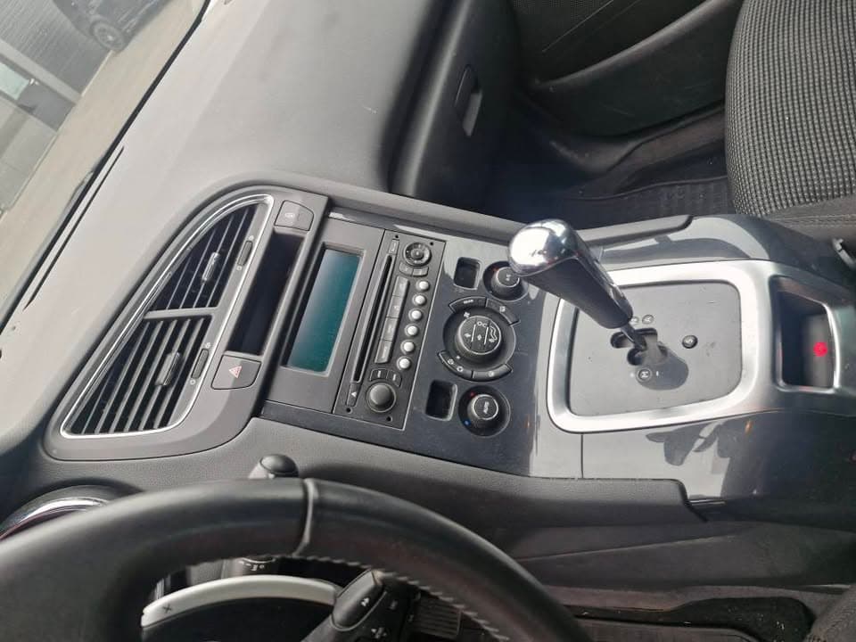 2011 Peugeot 5008