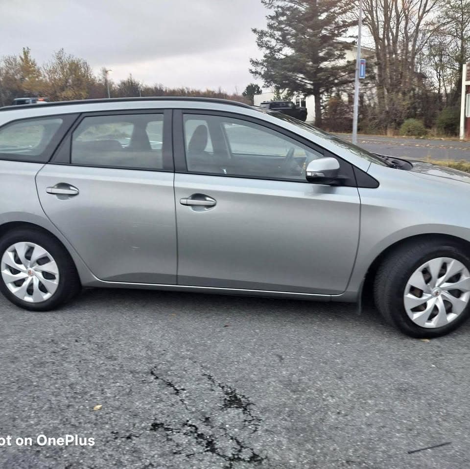 2016 Toyota Auris