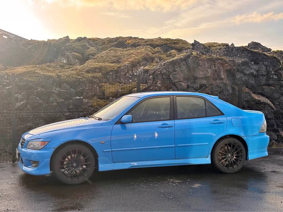 2004 Lexus IS200