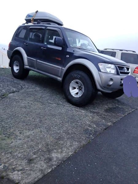 2004 Mitsubishi Montero