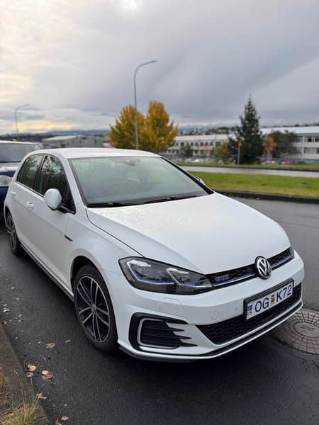 2017 Volkswagen Golf GTE