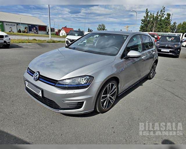 2017 Volkswagen Golf GTE