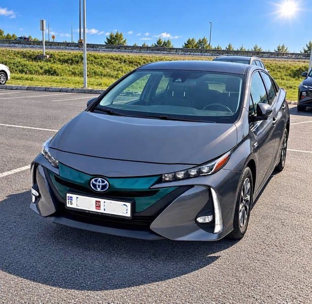 2019 Toyota Prius Active PHV