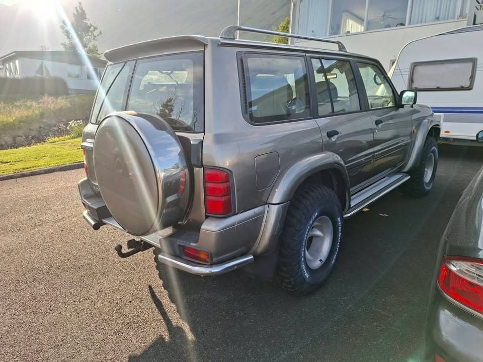 2000 Nissan Patrol