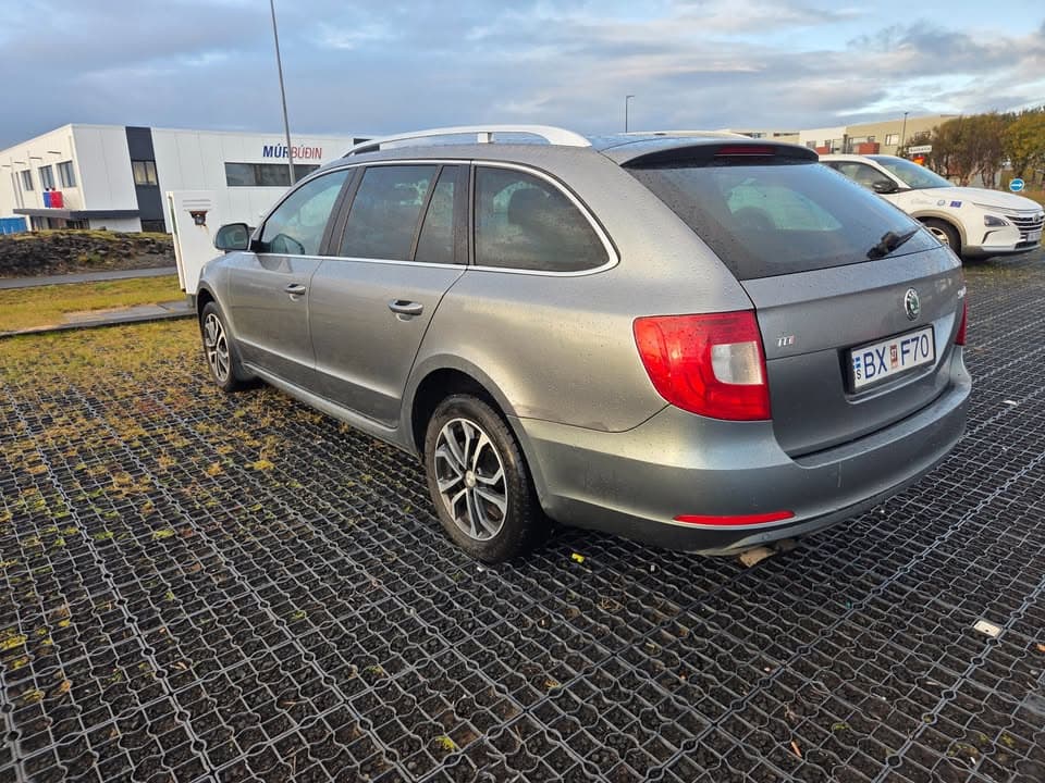 2011 Škoda Superb