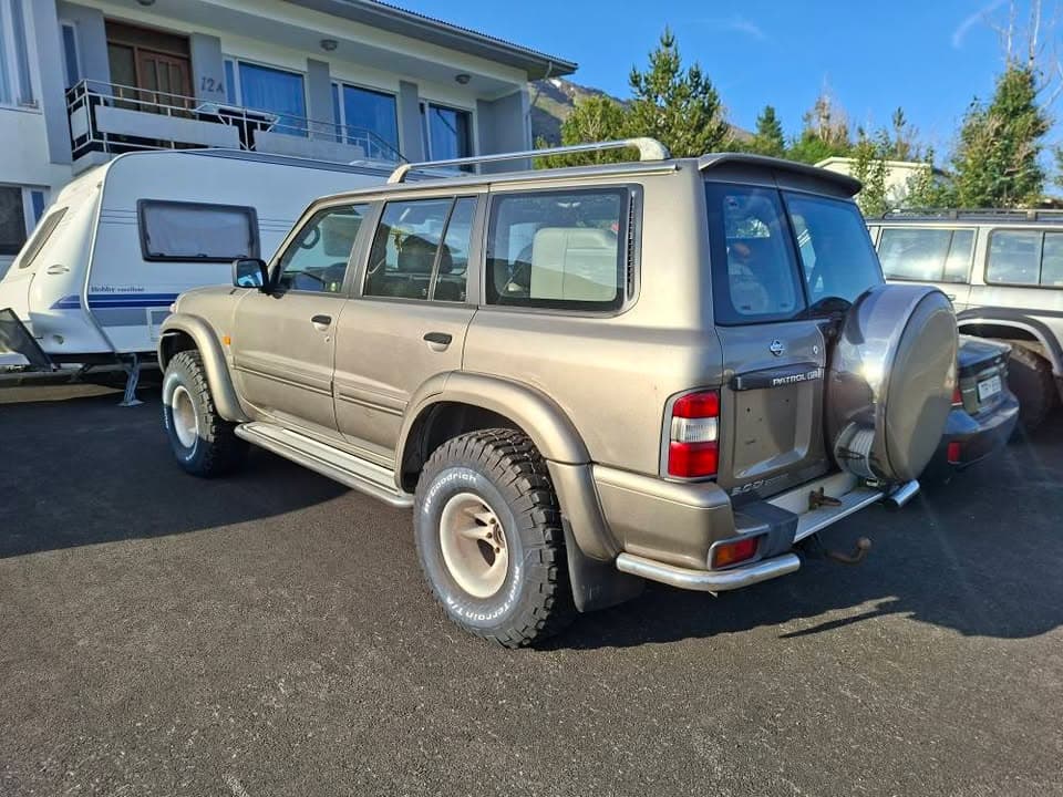 2000 Nissan Patrol