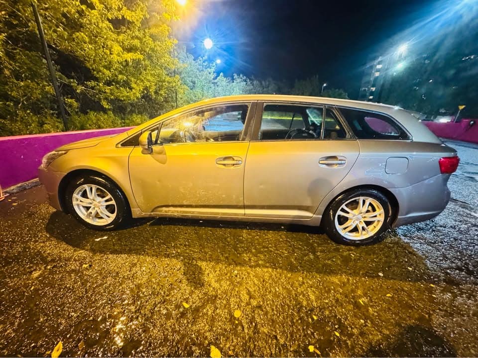 2015 Toyota Avensis T27