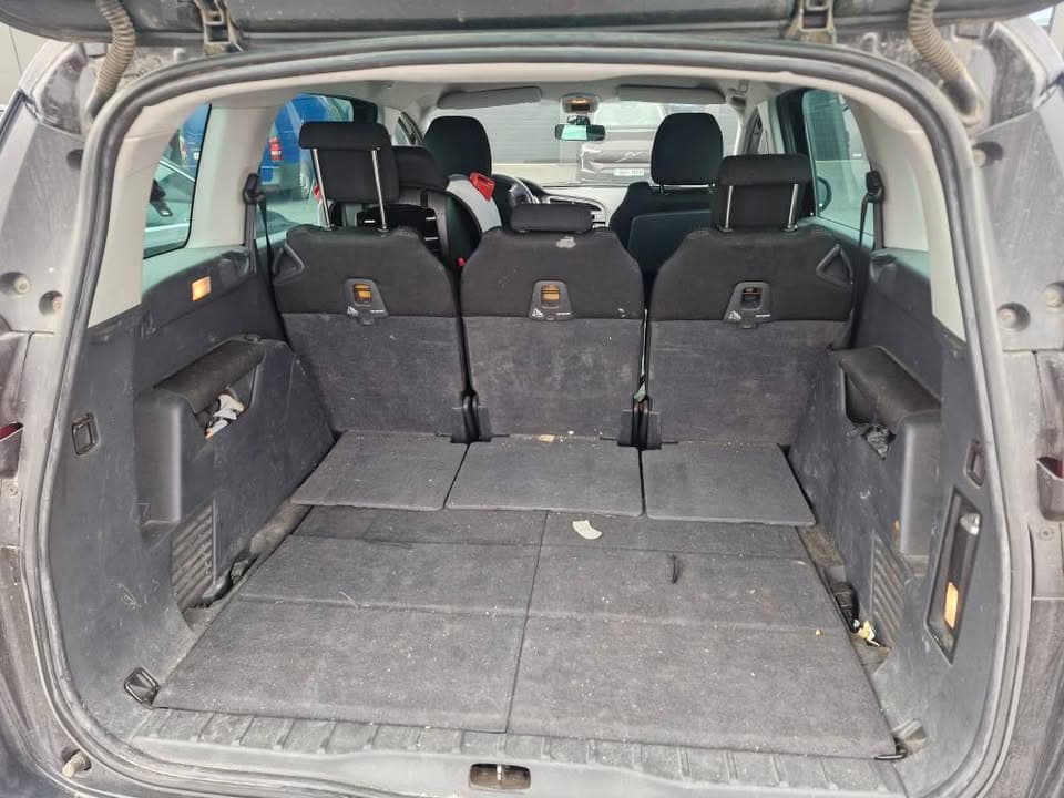 2011 Peugeot 5008