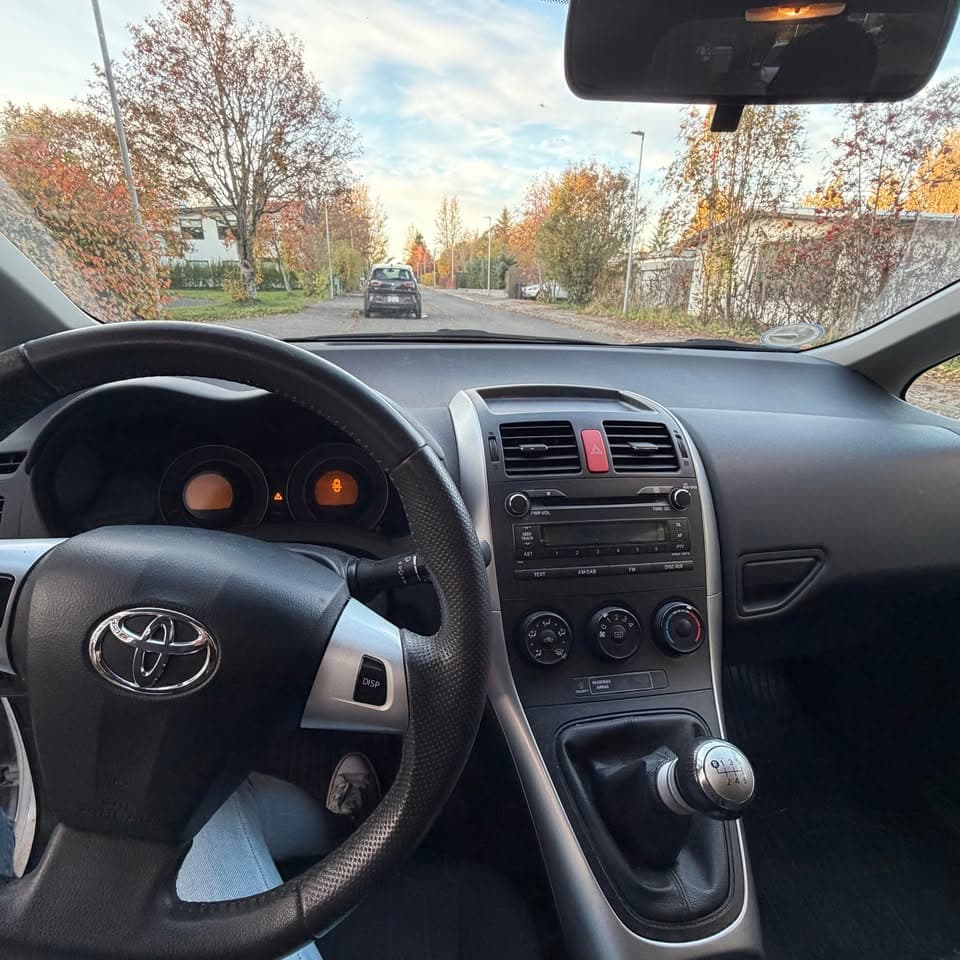 2012 Toyota Auris