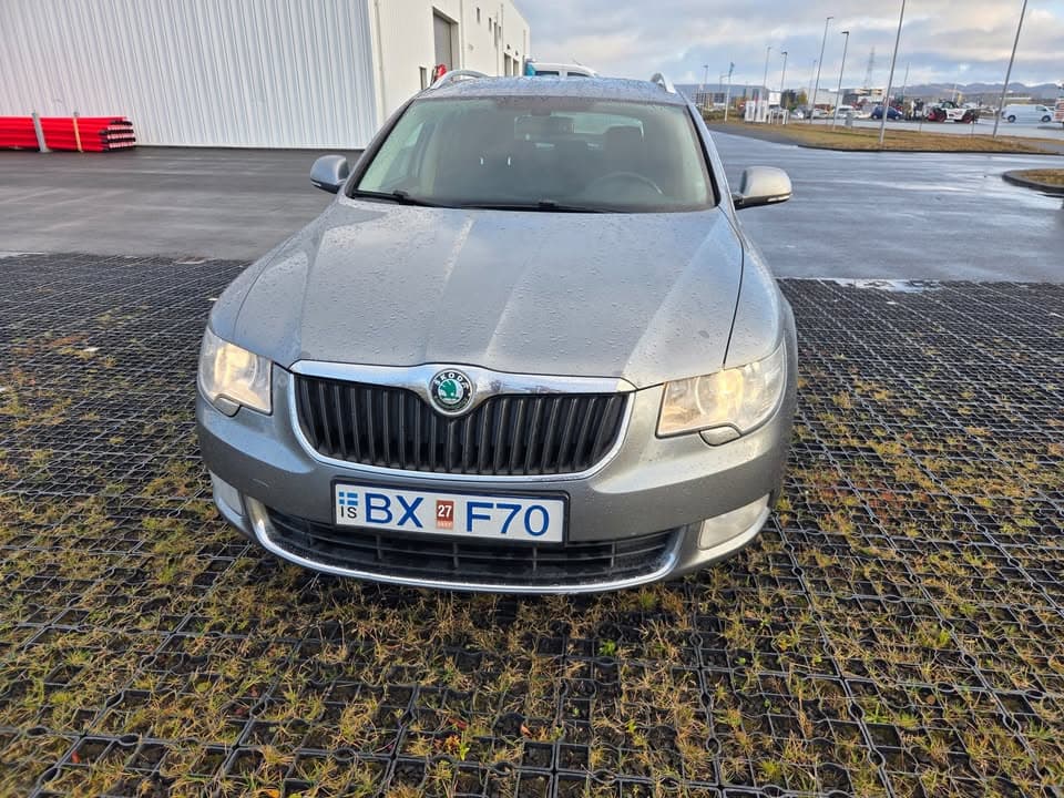 2011 Škoda Superb