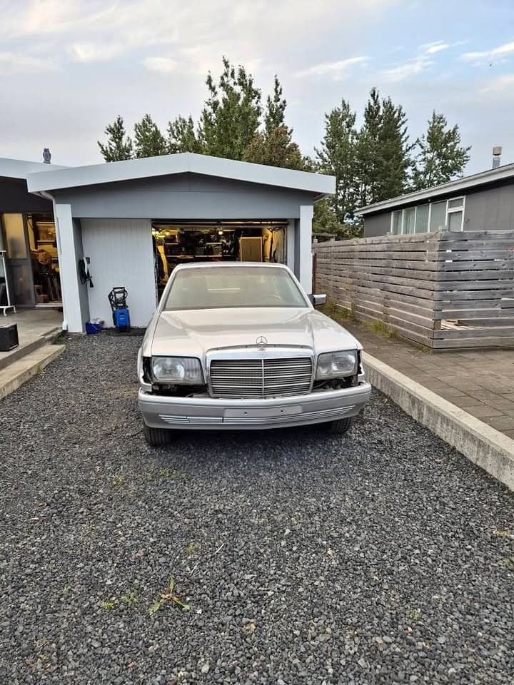 1991 Mercedes-Benz 560 SEL