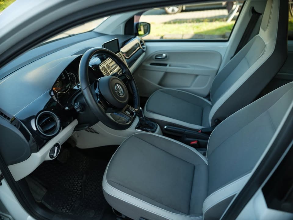 2016 Volkswagen e-up!
