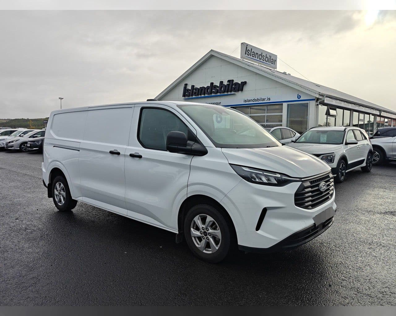 2025 Ford Transit Custom