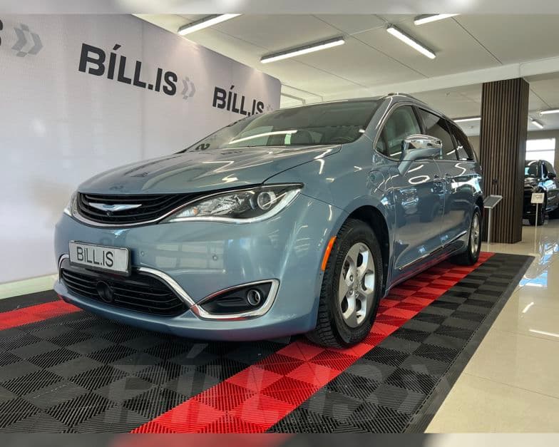2017 Chrysler Pacifica Hybrid